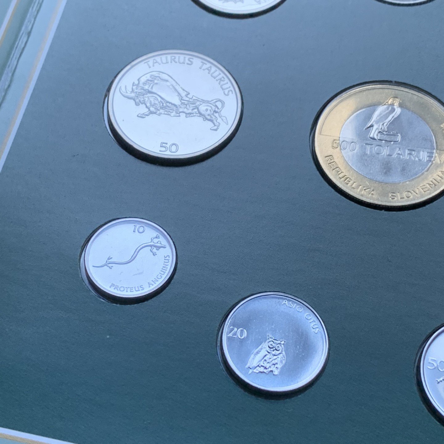 《竞宝斋》第82场-本周日，周一，周四3场拍卖（全场不限金额包邮） 卡装 斯洛文尼亚 2005年 十枚套 封装套币 稀少品种