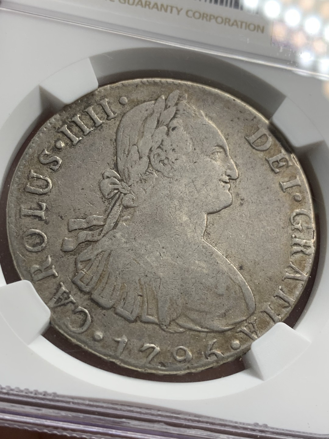 《竞宝斋》第82场-本周日，周一，周四3场拍卖（全场不限金额包邮） NGC-VF25 西属秘鲁 1795年 卡洛斯四世8R 老双柱大银币 稀少厂名 更高分只有14枚