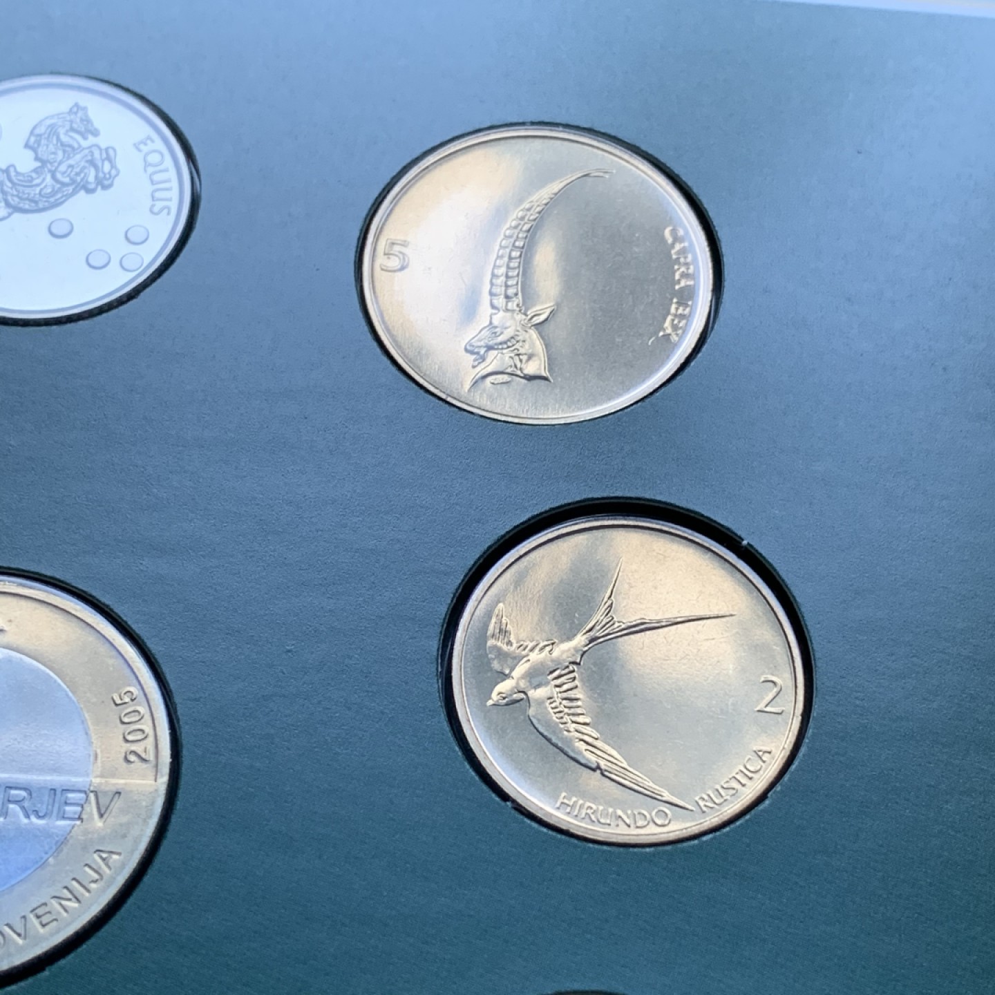 《竞宝斋》第82场-本周日，周一，周四3场拍卖（全场不限金额包邮） 卡装 斯洛文尼亚 2005年 十枚套 封装套币 稀少品种