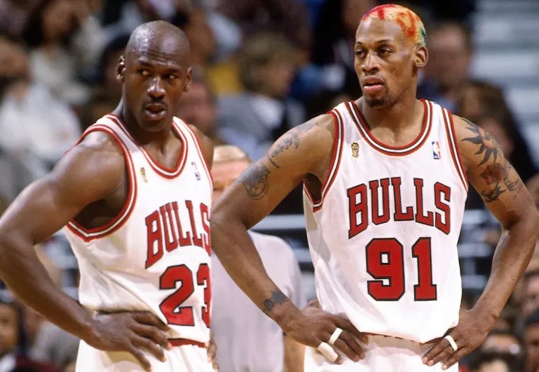 零元拍：丹尼斯 罗德曼签字球衣已做精美裱框BGS/BAS公司亲笔签名鉴定认证标。