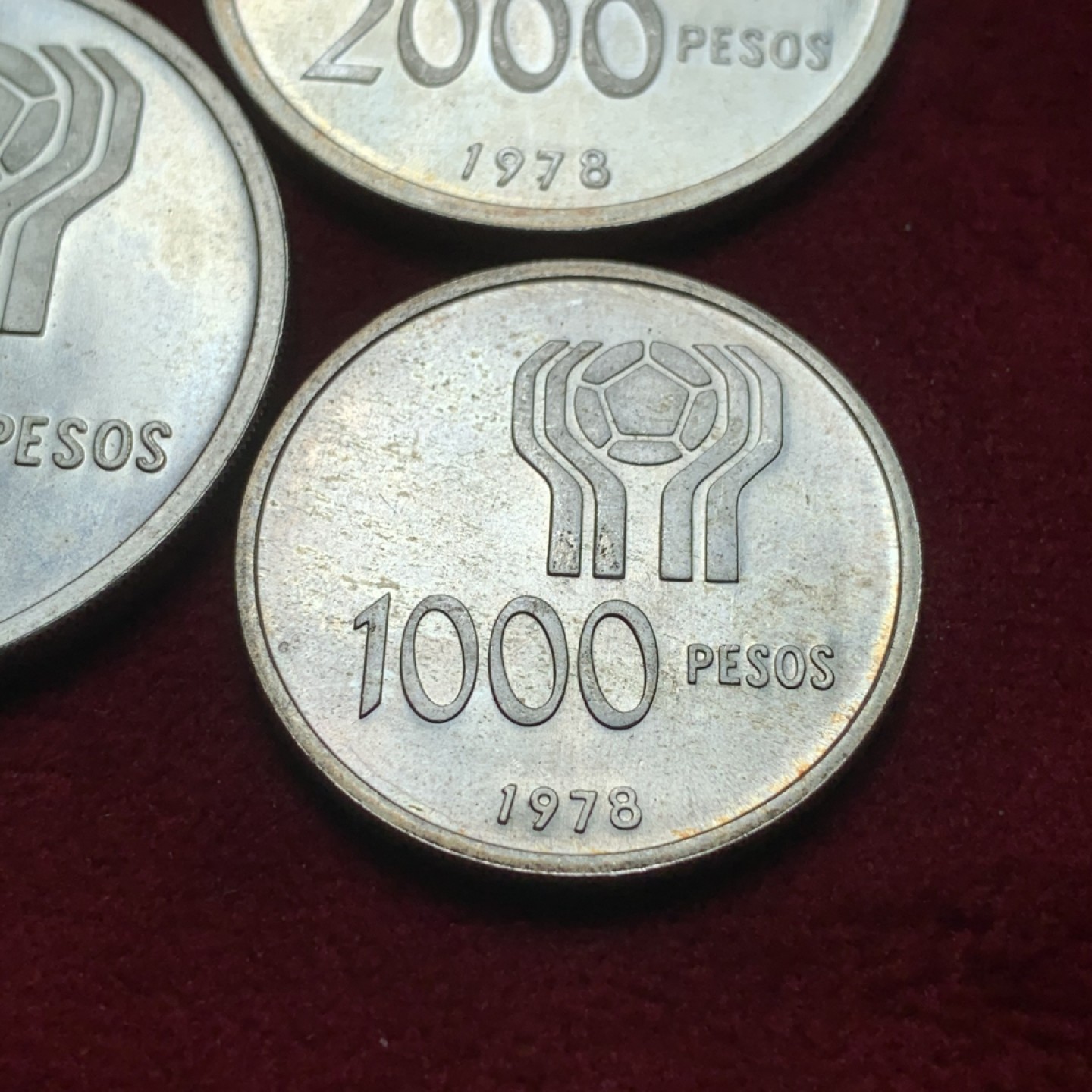 《竞宝斋》第82场-本周日，周一，周四3场拍卖（全场不限金额包邮） 阿根廷1978年世界杯银币1000/2000/3000比索三枚一组 BU品