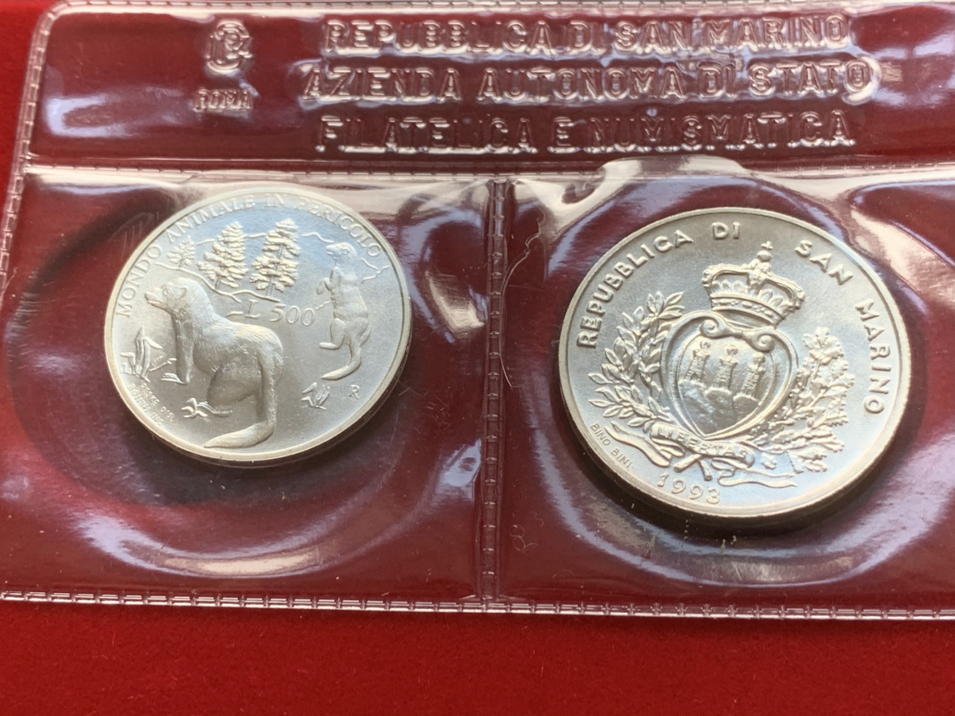 《竞宝斋》第82场-本周日，周一，周四3场拍卖（全场不限金额包邮） 原盒证书 圣马力诺1993年 珍惜动物阎肃啄木鸟 500和1000里拉 银币 动物系少见品种