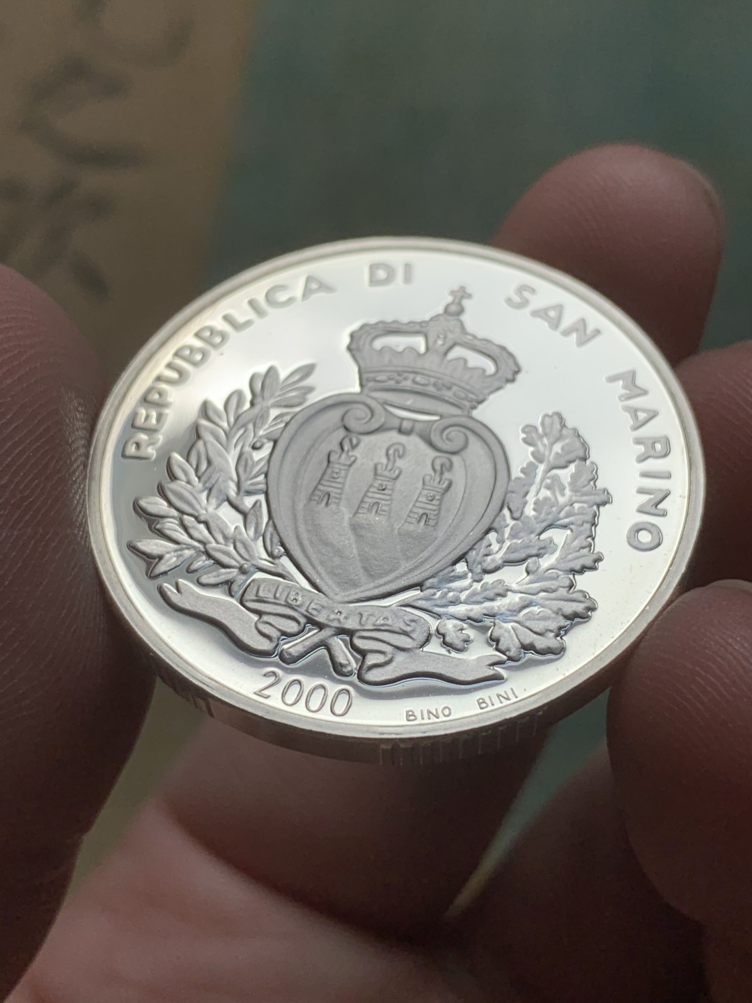 《竞宝斋》第82场-本周日，周一，周四3场拍卖（全场不限金额包邮） 原盒证书 圣马力诺2000年 耶稣降生2000周年纪念 10000里拉 精制大银币PROOF 非常少见