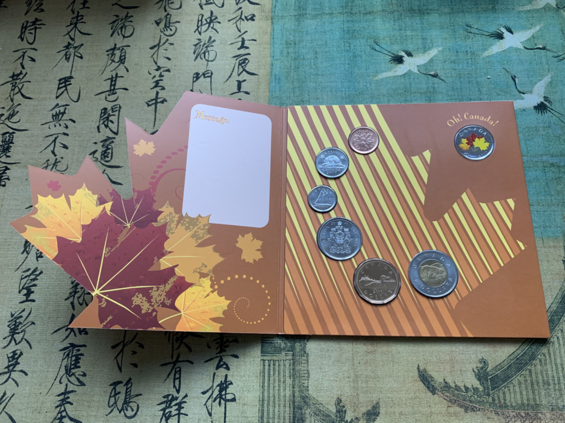 《竞宝斋》第82场-本周日，周一，周四3场拍卖（全场不限金额包邮） 礼品装四套 加拿大2010年七枚装套币 其中一枚彩色枫叶 原装塑料套子 非常精美