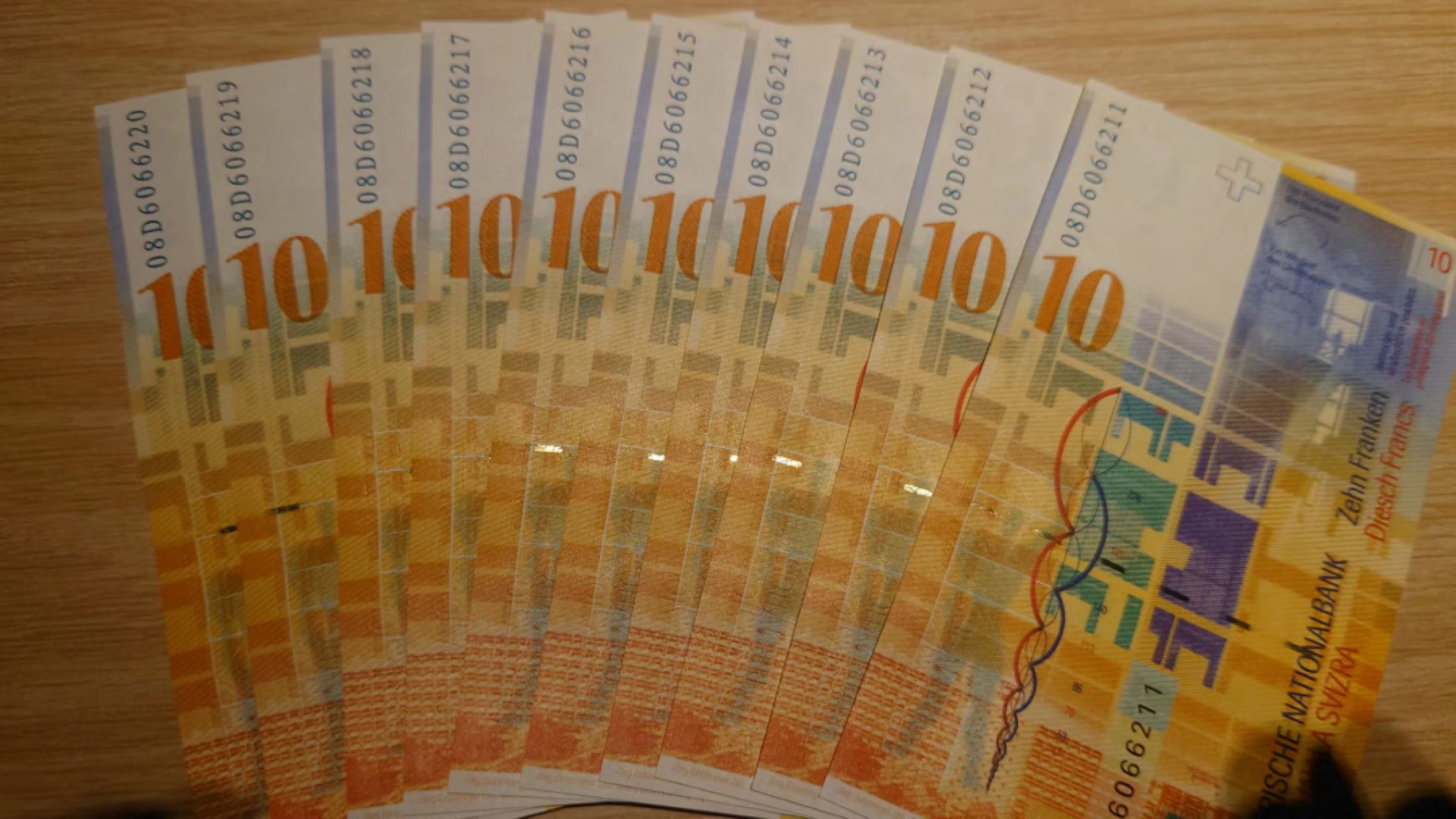 8月7日今日晚八点半【囧羊收藏】精选微拍第47期暨2022年第四期  众多精选新品 2008年瑞士10法郎 全程无47标准十连号211-220 全新UNC