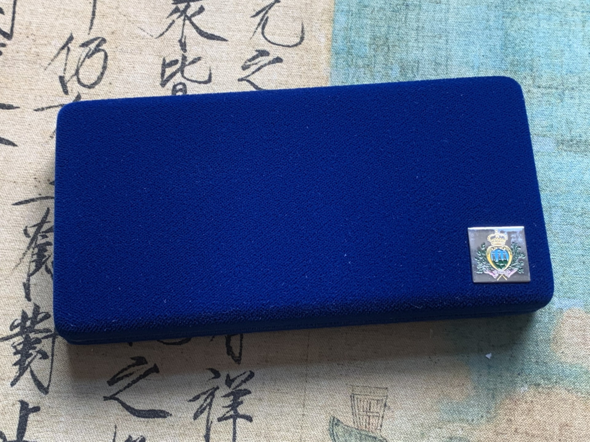 《竞宝斋》第82场-本周日，周一，周四3场拍卖（全场不限金额包邮） 原盒证书 圣马力诺1996年 濒危动物纪念 5000和10000里拉 精制PROOF银币一对 少见品种