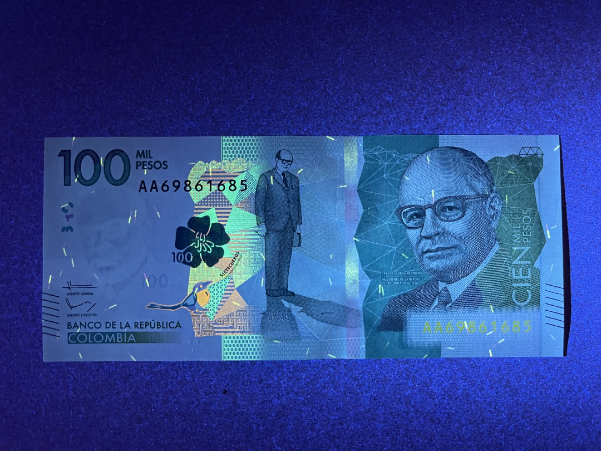 《张总收藏》67期——外币精品 哥伦比亚100000比索 UNC AA冠 2014年
