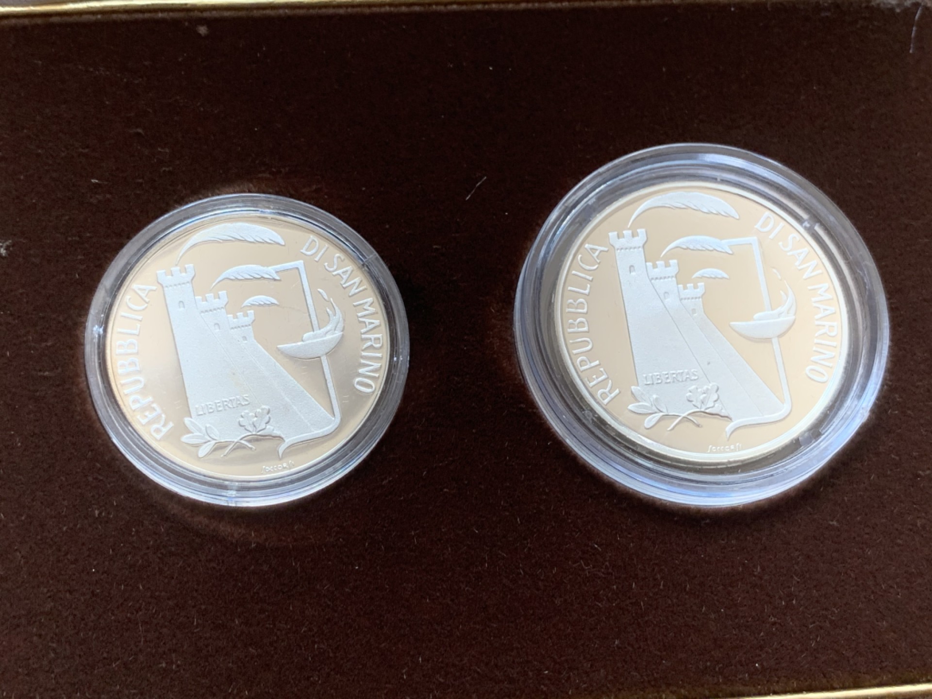 《竞宝斋》第82场-本周日，周一，周四3场拍卖（全场不限金额包邮） 原盒证书 圣马力诺 1988年 冬奥会 500和1000里拉银币一对