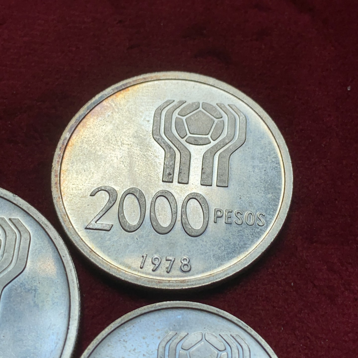 《竞宝斋》第82场-本周日，周一，周四3场拍卖（全场不限金额包邮） 阿根廷1978年世界杯银币1000/2000/3000比索三枚一组 BU品