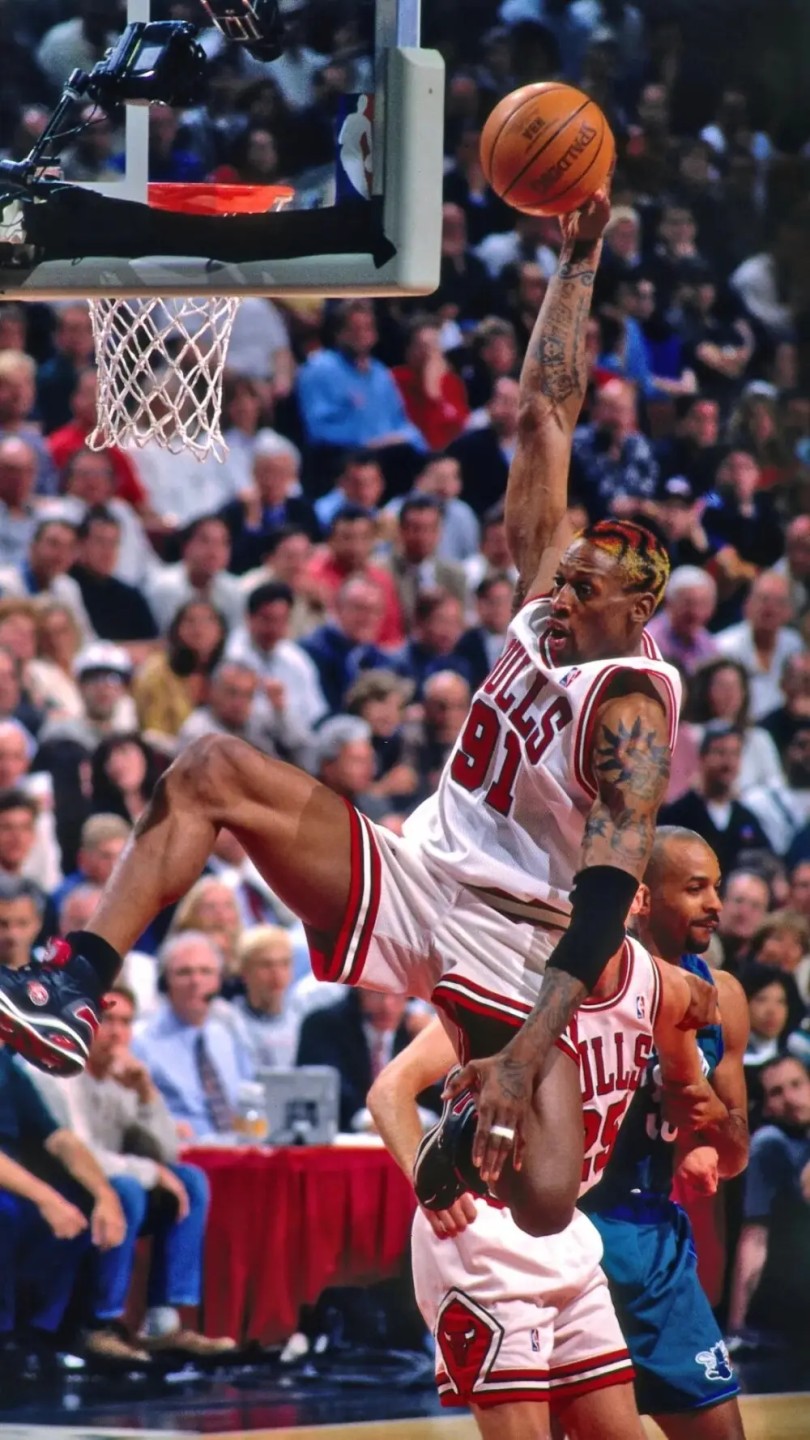 零元拍：丹尼斯 罗德曼签字球衣已做精美裱框BGS/BAS公司亲笔签名鉴定认证标。