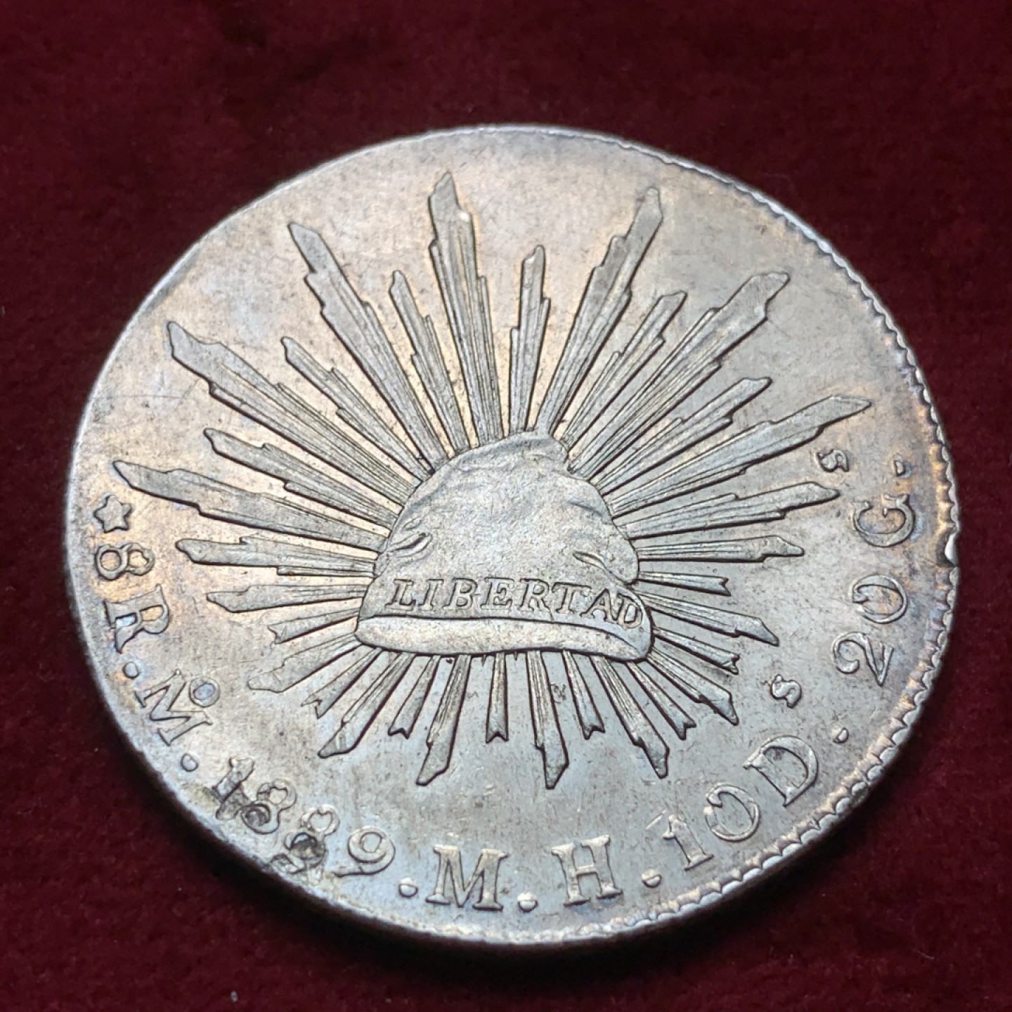 《竞宝斋》第82场-本周日，周一，周四3场拍卖（全场不限金额包邮） 墨西哥1889年Mo厂 花边鹰洋8R 全羽 纸袋包浆 很漂亮