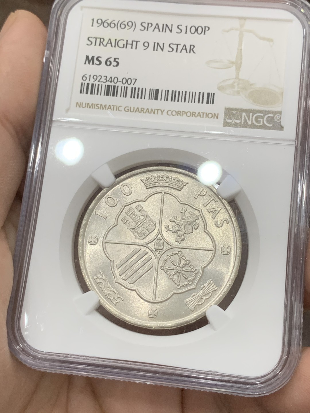 《竞宝斋》第82场-本周日，周一，周四3场拍卖（全场不限金额包邮） 第三名 NGC-MS65 西班牙 1966年佛朗哥 星星“69” 直9版 100比塞塔银币 裸币上200欧元的品种