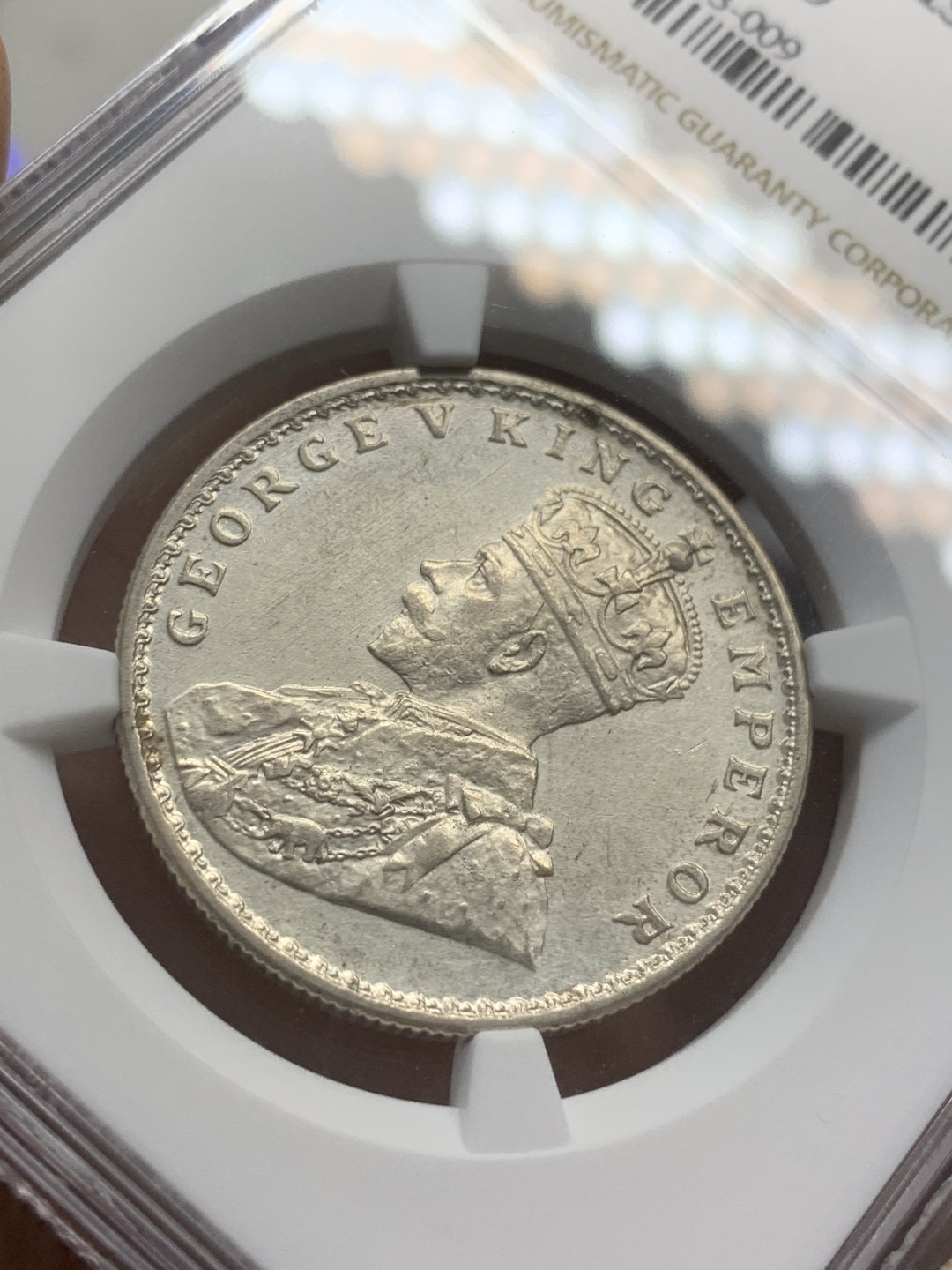 《竞宝斋》第82场-本周日，周一，周四3场拍卖（全场不限金额包邮） NGC UNC评级 英属 印度 1919年 乔五 1卢比 银币