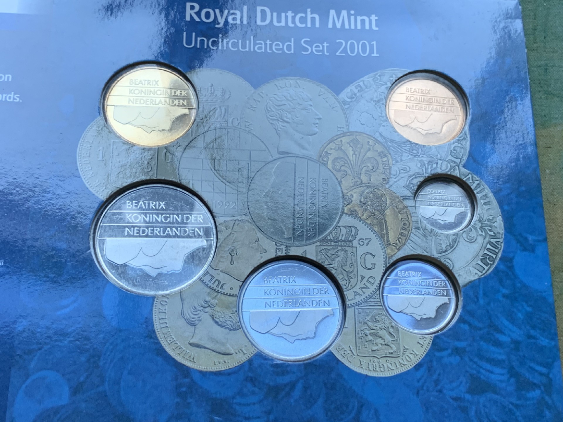 《竞宝斋》第82场-本周日，周一，周四3场拍卖（全场不限金额包邮） 卡装 荷兰2001年 六枚装 套币 欧元前最后一套