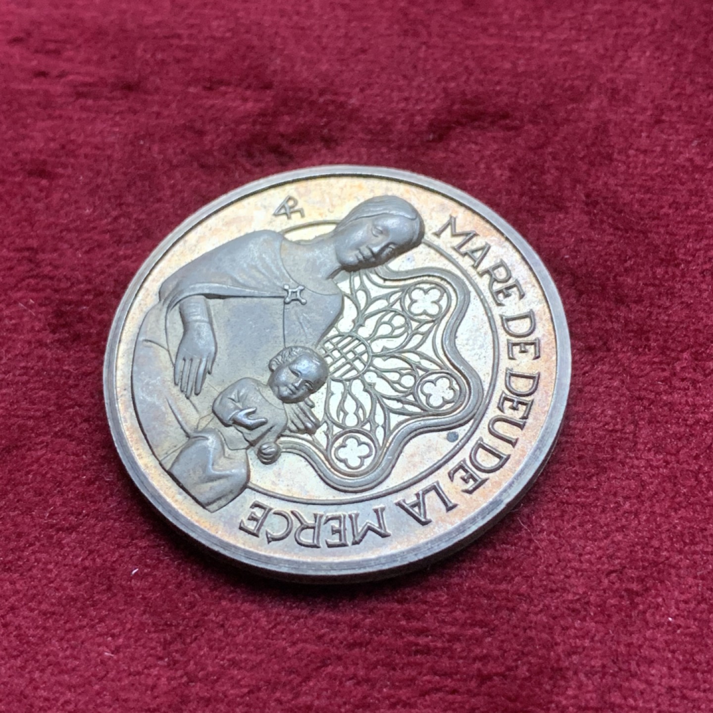 《竞宝斋》第82场-本周日，周一，周四3场拍卖（全场不限金额包邮） 西班牙 1981年 圣母抱婴 银章 15克 92.5%银