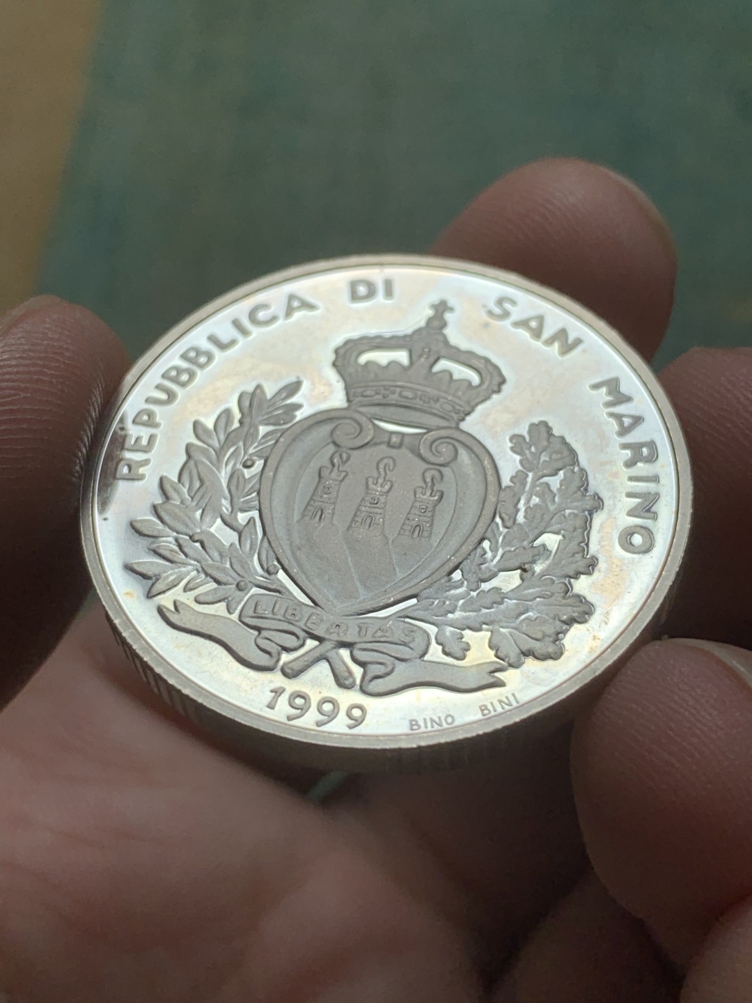 《竞宝斋》第82场-本周日，周一，周四3场拍卖（全场不限金额包邮） 原盒证书 圣马力诺1999年 千禧年纪念 10000里拉 精制大银币PROOF 22克