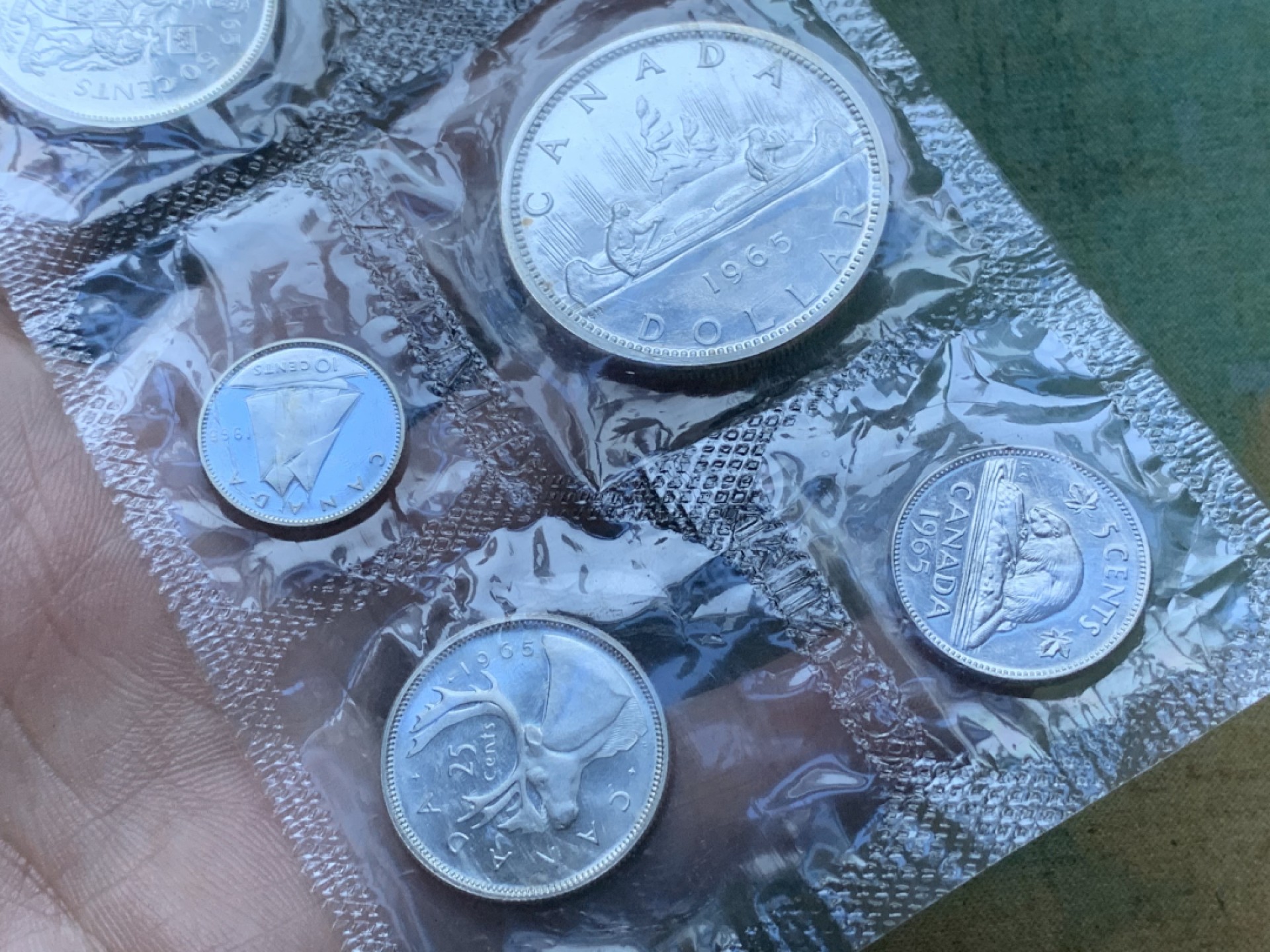 《竞宝斋》第82场-本周日，周一，周四3场拍卖（全场不限金额包邮） 加拿大 1965年 封装六枚套 其中4枚是银币