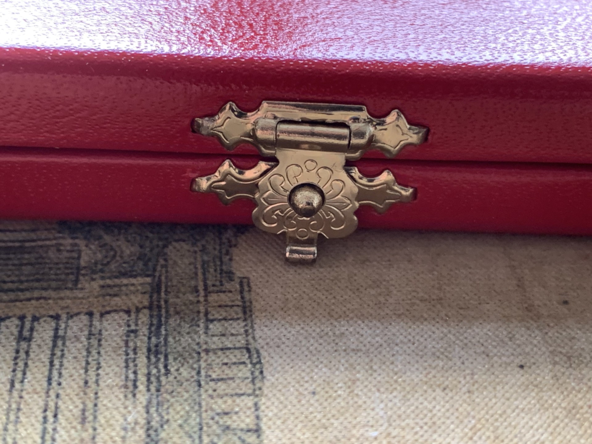 《竞宝斋》第82场-本周日，周一，周四3场拍卖（全场不限金额包邮） 原盒证书 圣马力诺1993年 珍惜动物阎肃啄木鸟 500和1000里拉 银币 动物系少见品种