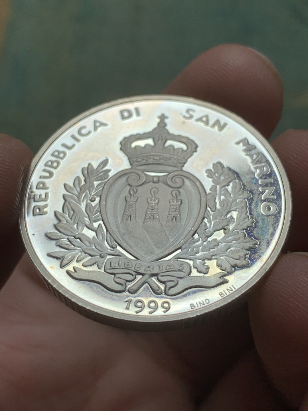 《竞宝斋》第82场-本周日，周一，周四3场拍卖（全场不限金额包邮） 原盒证书 圣马力诺1999年 千禧年纪念 10000里拉 精制大银币PROOF 22克