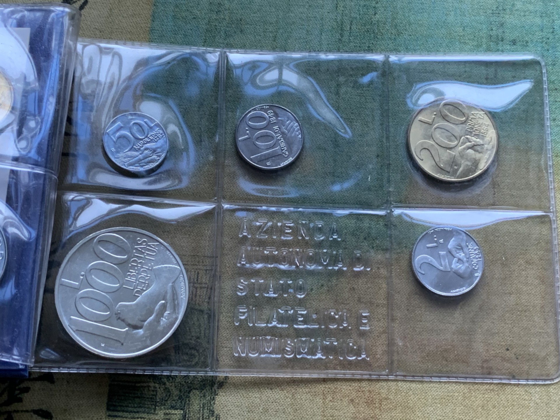 《竞宝斋》第82场-本周日，周一，周四3场拍卖（全场不限金额包邮） 钱包装 圣马力诺1991年 十枚装 和平鸽 带一枚1000里拉银币