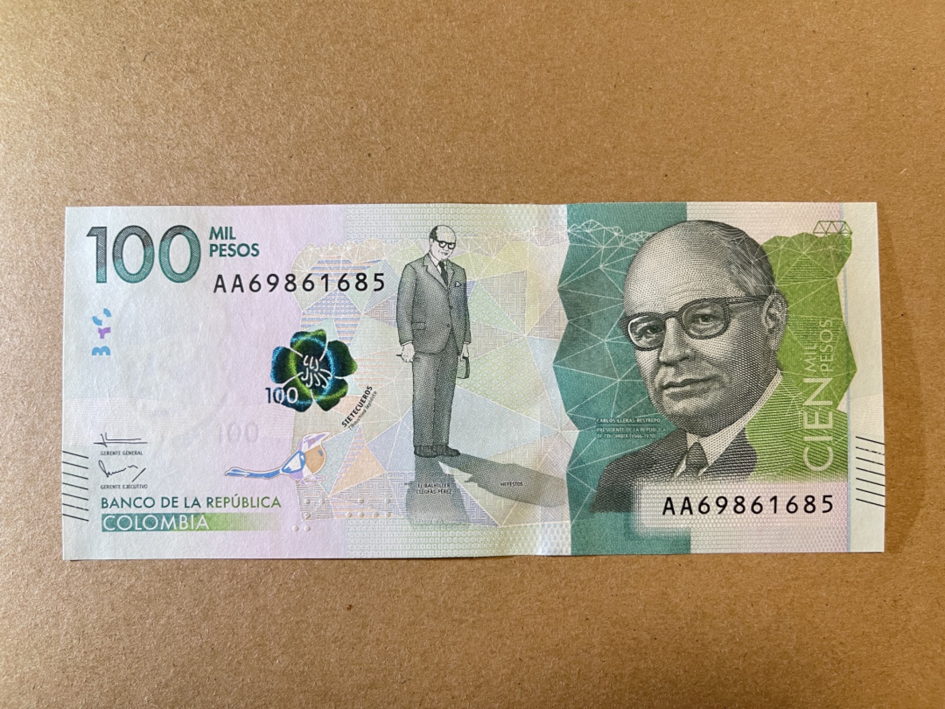《张总收藏》67期——外币精品 哥伦比亚100000比索 UNC AA冠 2014年