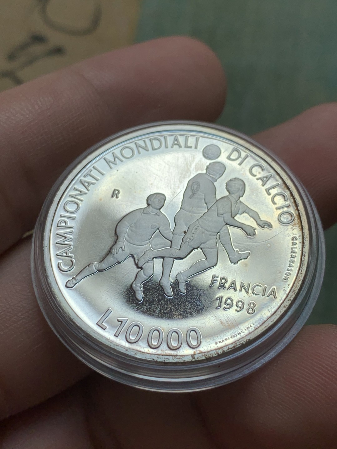 《竞宝斋》第82场-本周日，周一，周四3场拍卖（全场不限金额包邮） 原盒证书 圣马力诺1998年 法国世界杯纪念 10000里拉精制大银币 22克