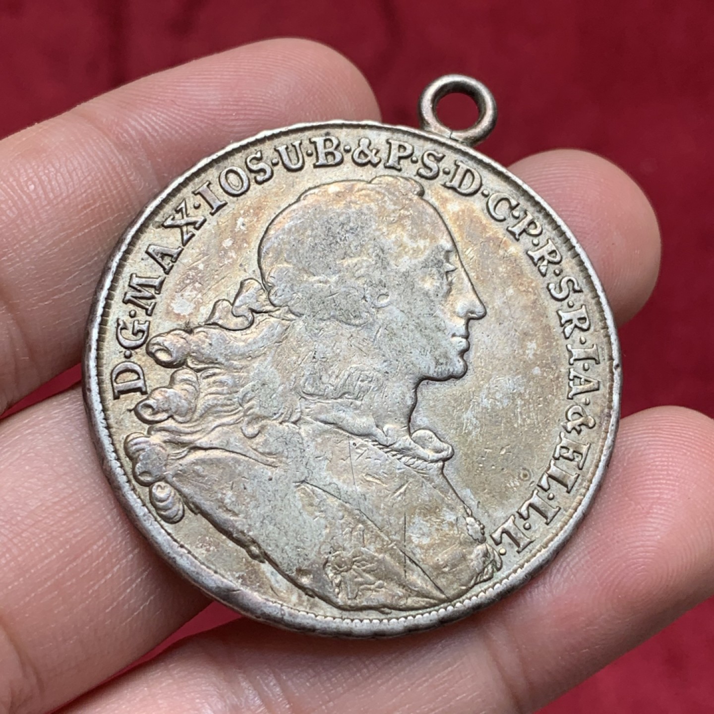 《竞宝斋》第82场-本周日，周一，周四3场拍卖（全场不限金额包邮） 德国巴伐利亚 1755年 圣母抱婴 1泰勒 五彩包浆 带环