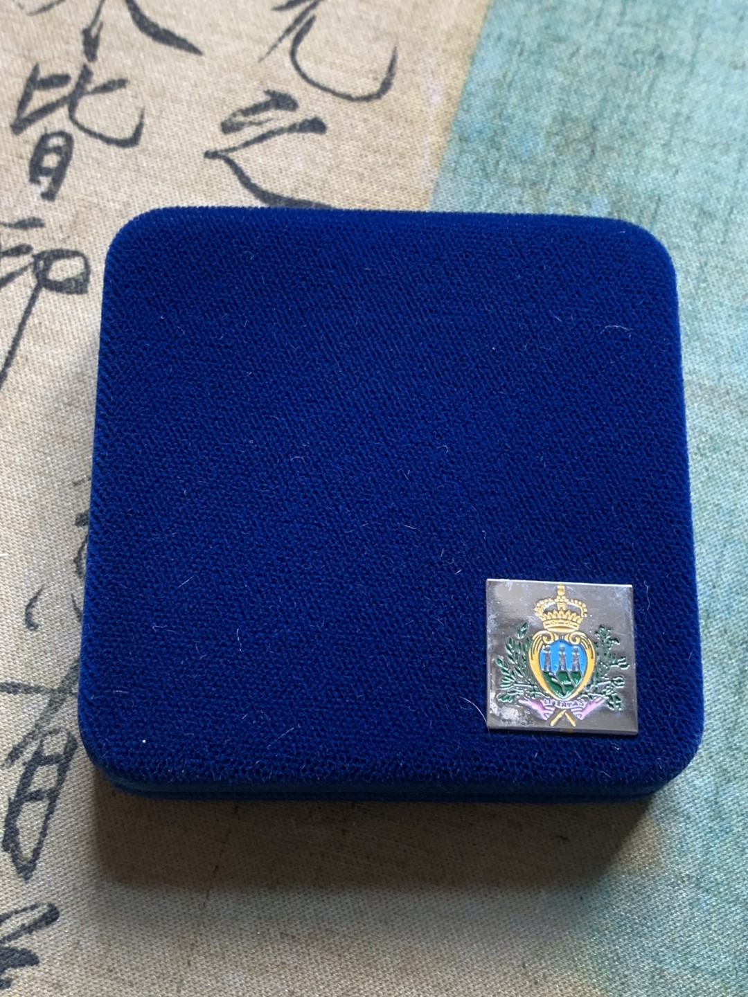 《竞宝斋》第82场-本周日，周一，周四3场拍卖（全场不限金额包邮） 原盒证书 圣马力诺1996年 纪念欧洲 10000里拉 精制大银币 22克