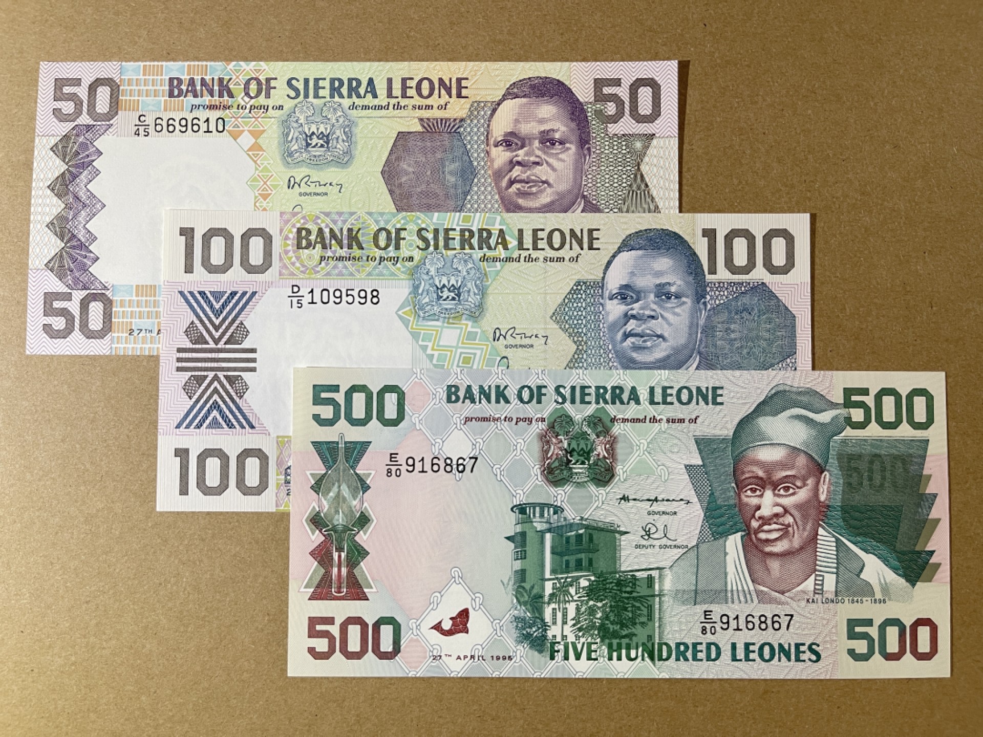 《张总收藏》67期——外币精品 塞拉利昂50、100、500元3张 UNC 1989年