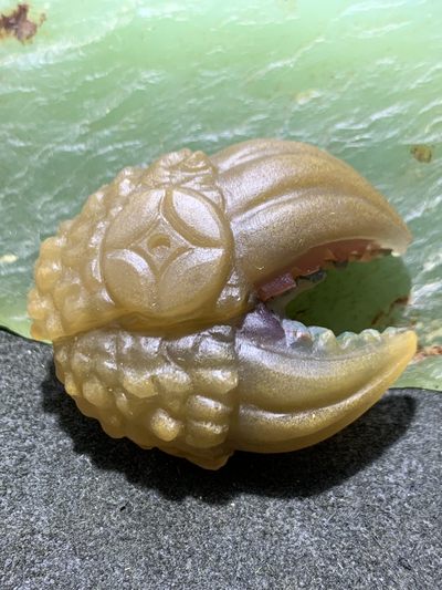 精美亚光金沙草花纹蒙料战国红玛瑙雕刻独霸一方吊坠一个， - 精美亚光金沙草花纹蒙料战国红玛瑙雕刻独霸一方吊坠一个，