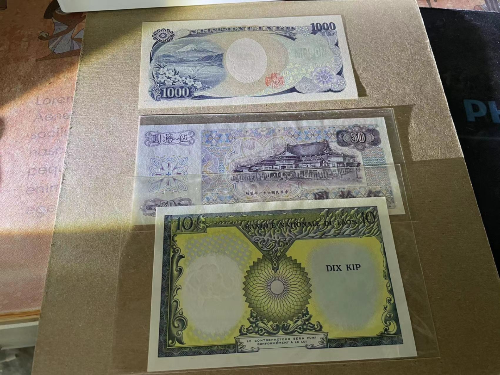 【Blue Auction】✨世界纸币精拍第212期  【一组3张】日本、台湾、老挝纸币一组 UNC/UNC-