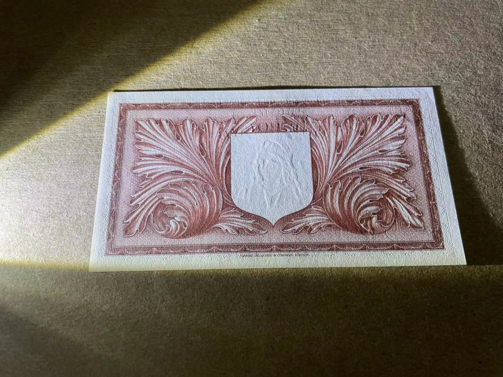 【Blue Auction】✨世界纸币精拍第212期  【A1冠】马耳他 1949年1镑 英王乔治  UNC- （有斑）