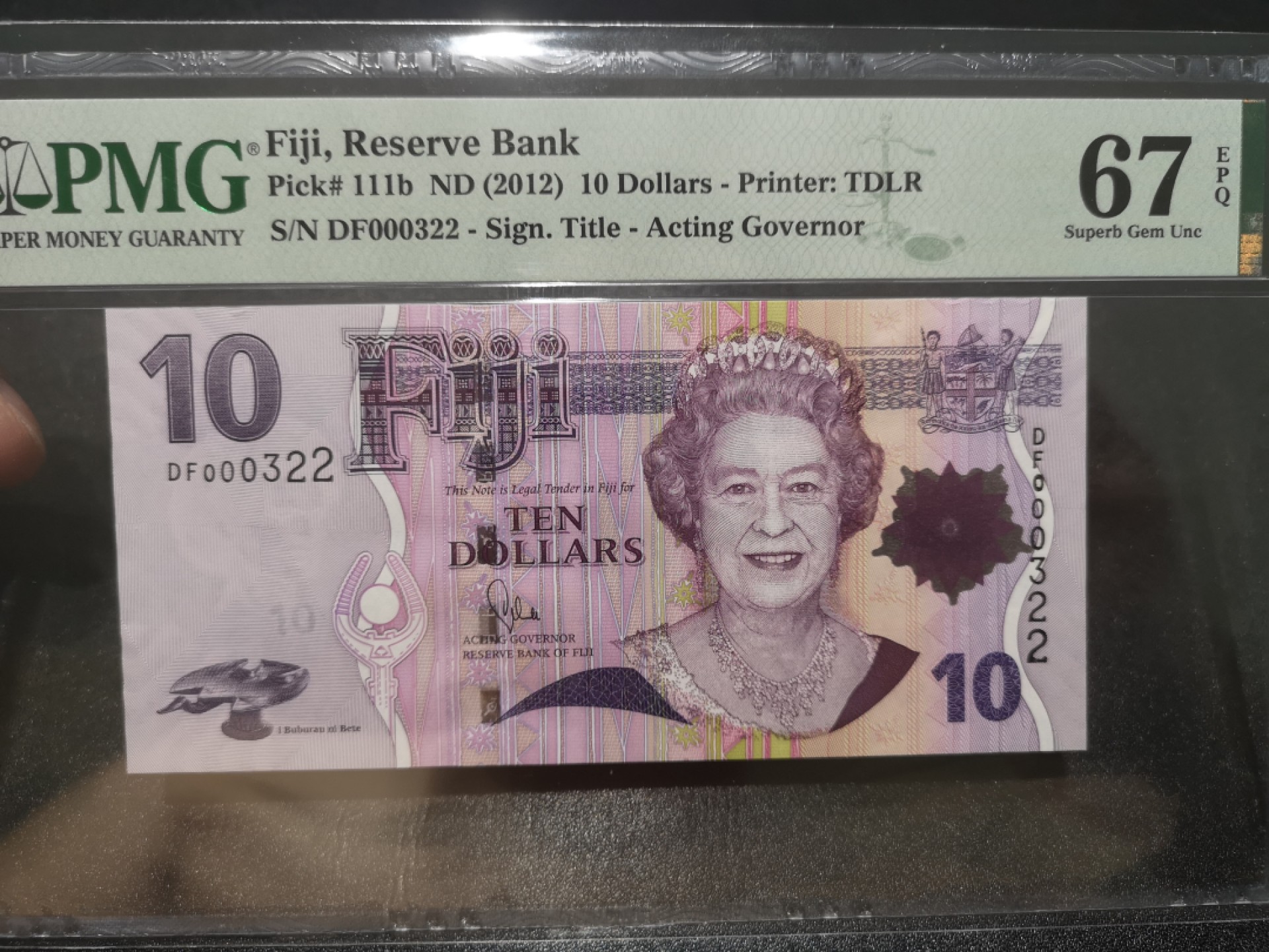 《外钞收藏家》第一百九十四期 2012年斐济10元 PMG67 百位号322