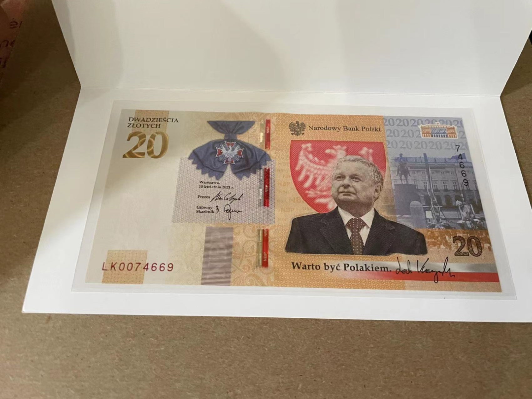 【Blue Auction】✨世界纸币精拍第212期  【原装带册】波兰 2021年20扎罗提 前总统卡钦斯基纪念钞 全新UNC