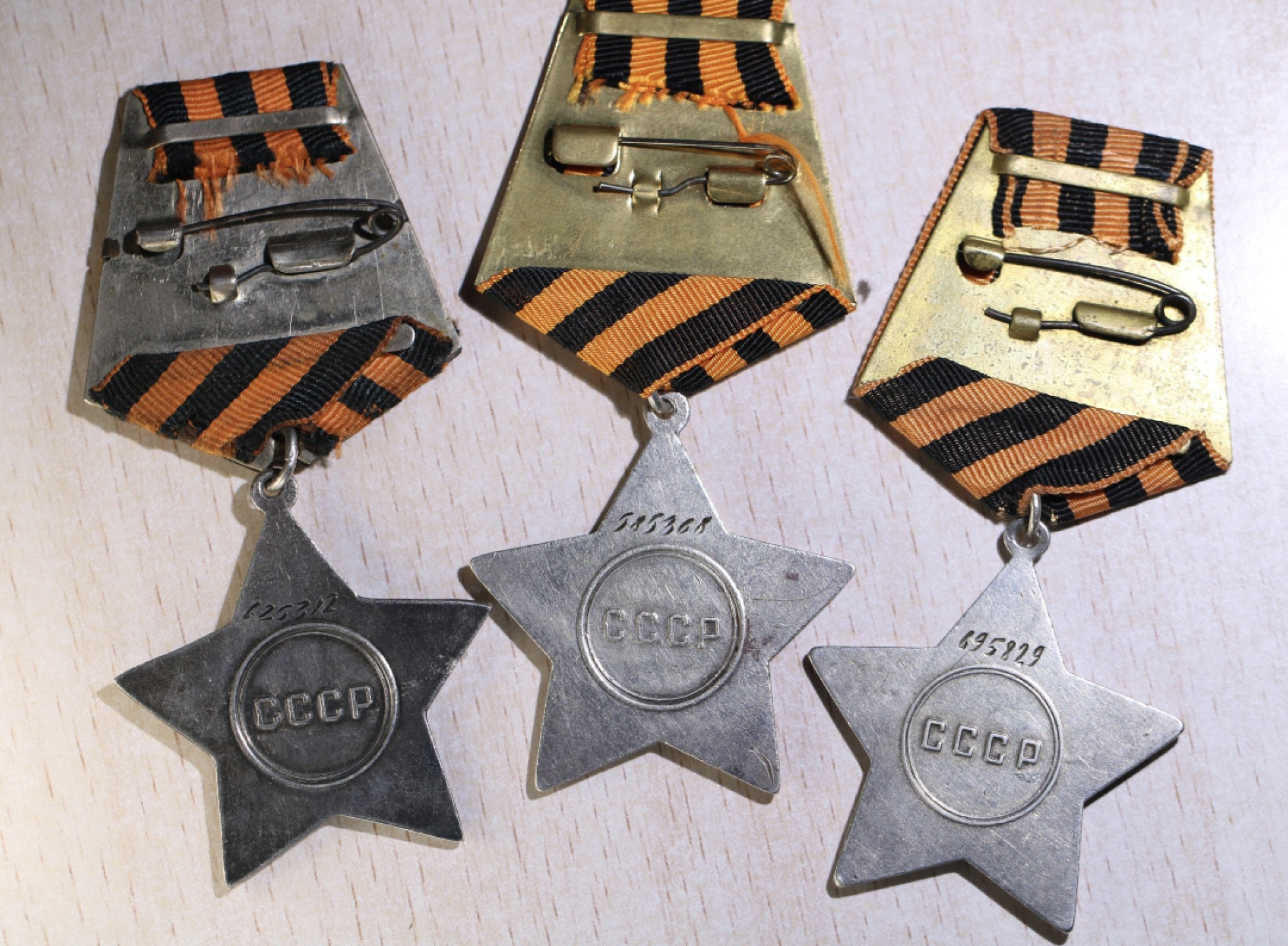 大猫徽章拍卖第199期  苏联三级军事光荣勋章一组 银质好品