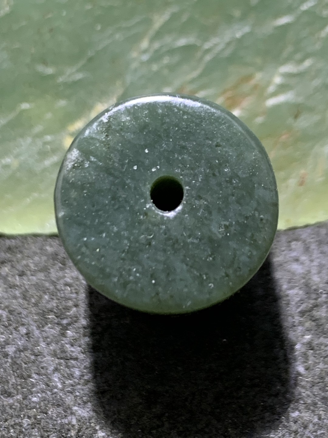 天然新疆和田青玉直桶，桶珠一颗，