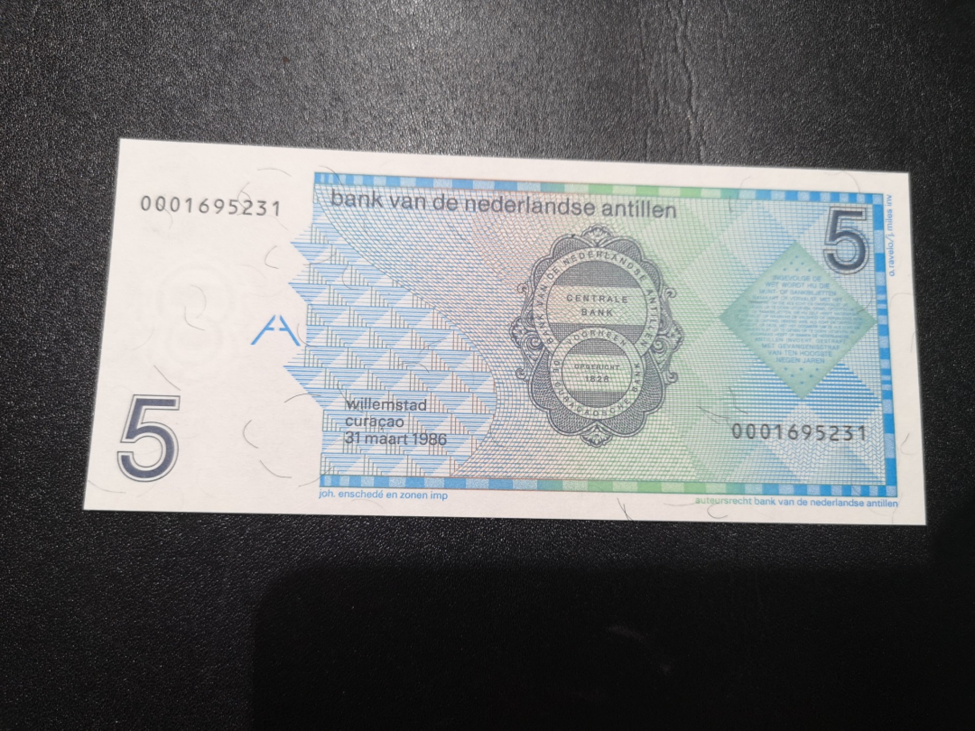 《外钞收藏家》第一百九十四期 1986年荷属安的列斯 5盾 全新UNC 无47