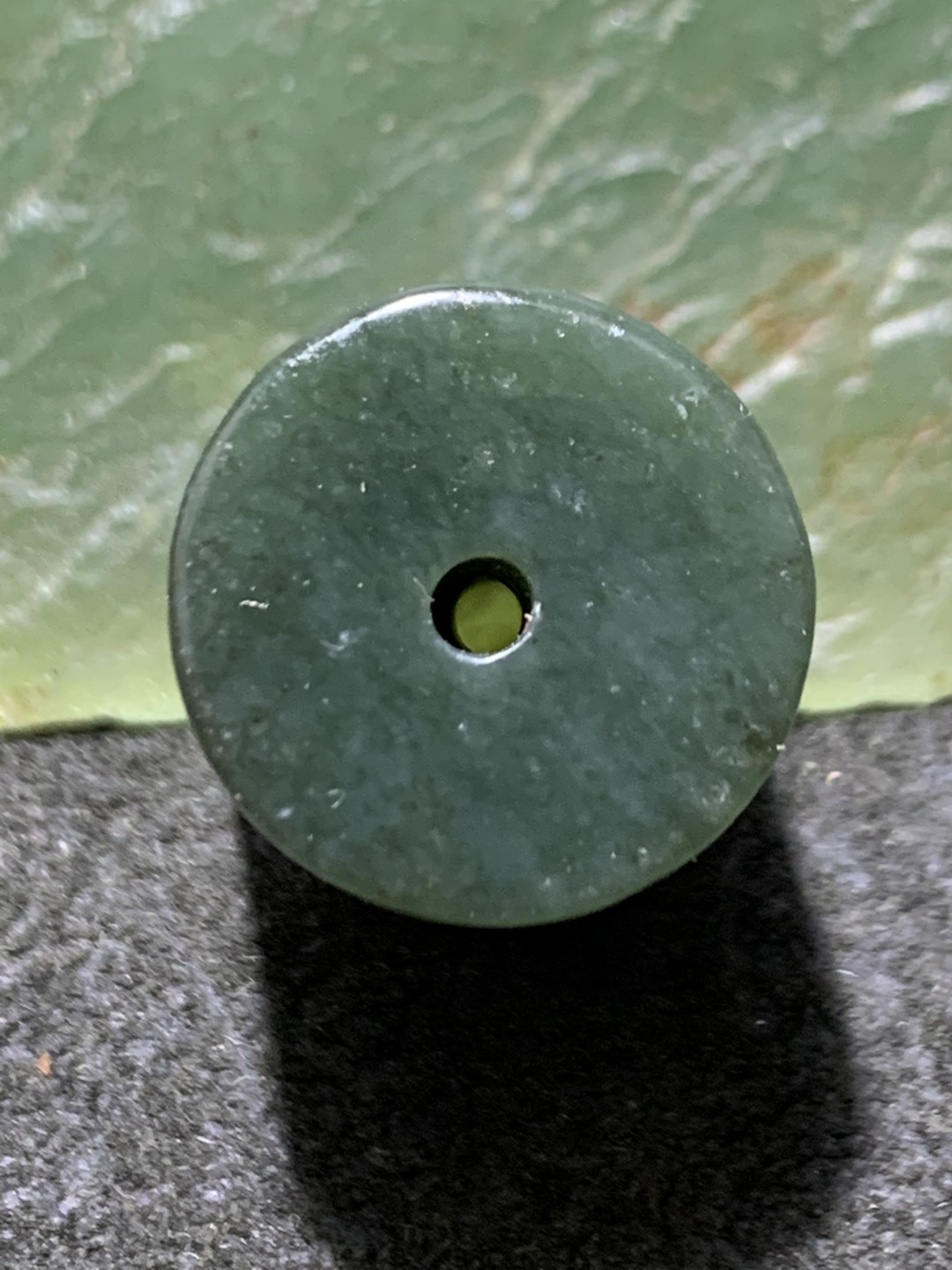 天然新疆和田青玉直桶，桶珠一颗，