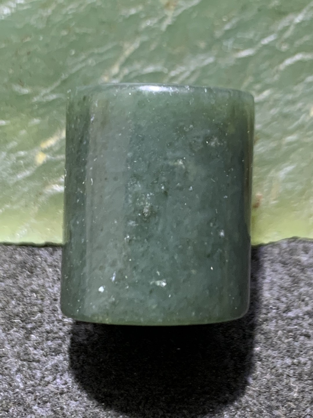 天然新疆和田青玉直桶，桶珠一颗，