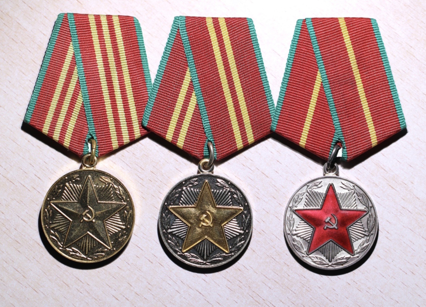 大猫徽章拍卖第199期  苏联圆满服役1、2、3级一组 内务部消防局版