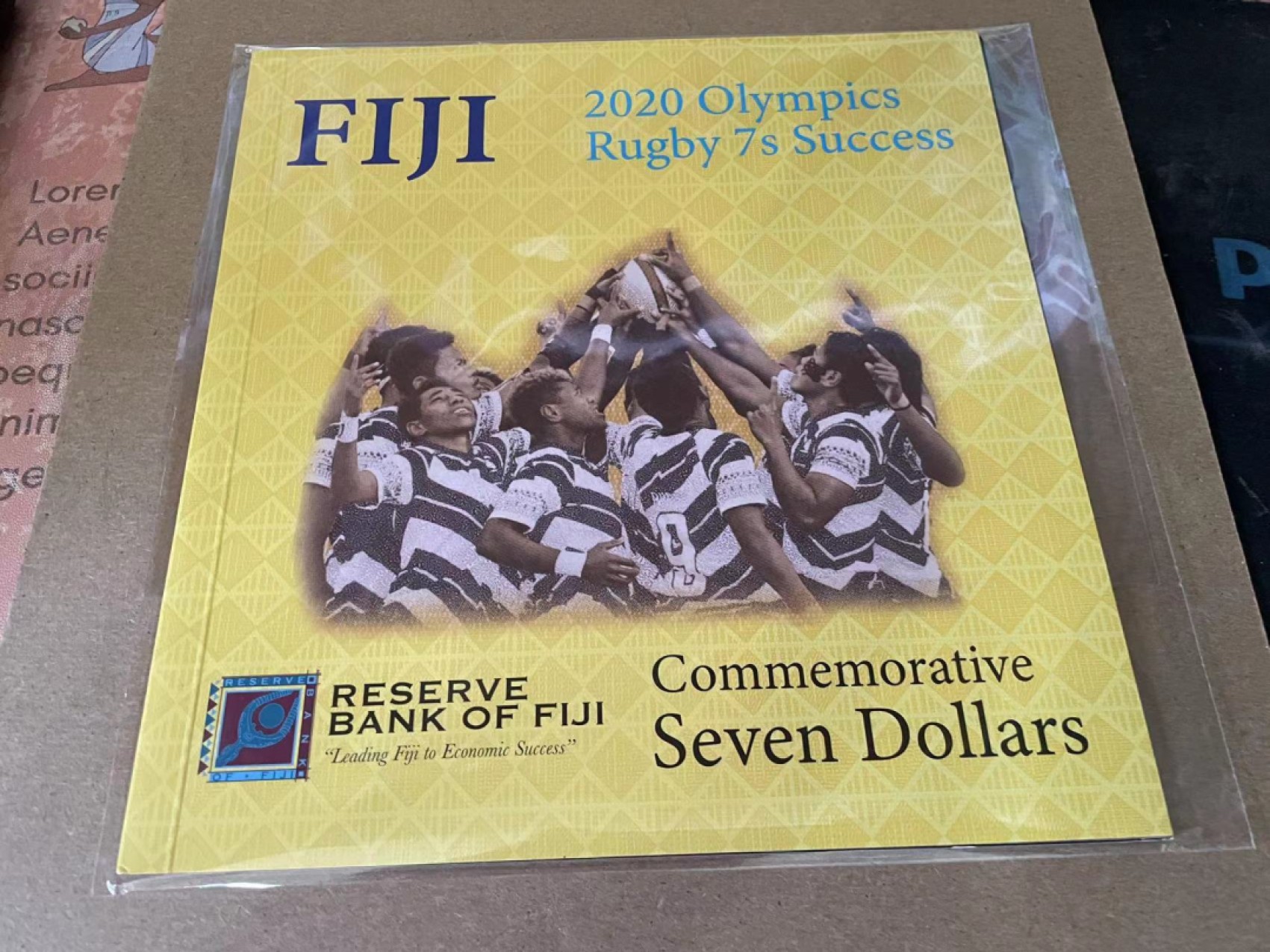 【Blue Auction】✨世界纸币精拍第212期  【原装带册 2连体 ZZZ冠】斐济2020年7元纪念钞 