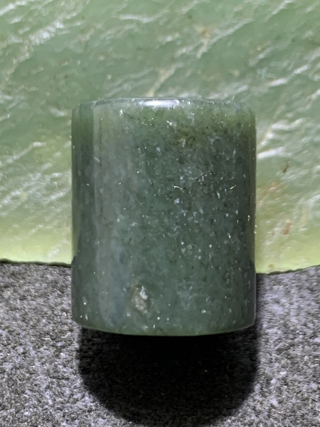 天然新疆和田青玉直桶，桶珠一颗，