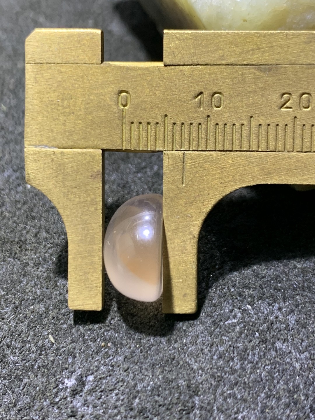 精美南红玛瑙荔枝冻飘红戒面一个，