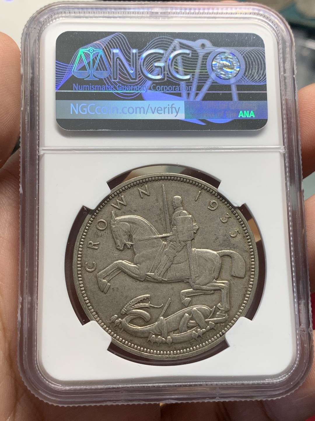 《竞宝斋》第83场-本周日，周一2场连拍（全场不限金额包邮） NGC-AU50 英国乔治5世木马剑 1935年 1克朗 银币 上涨品种 细节清晰