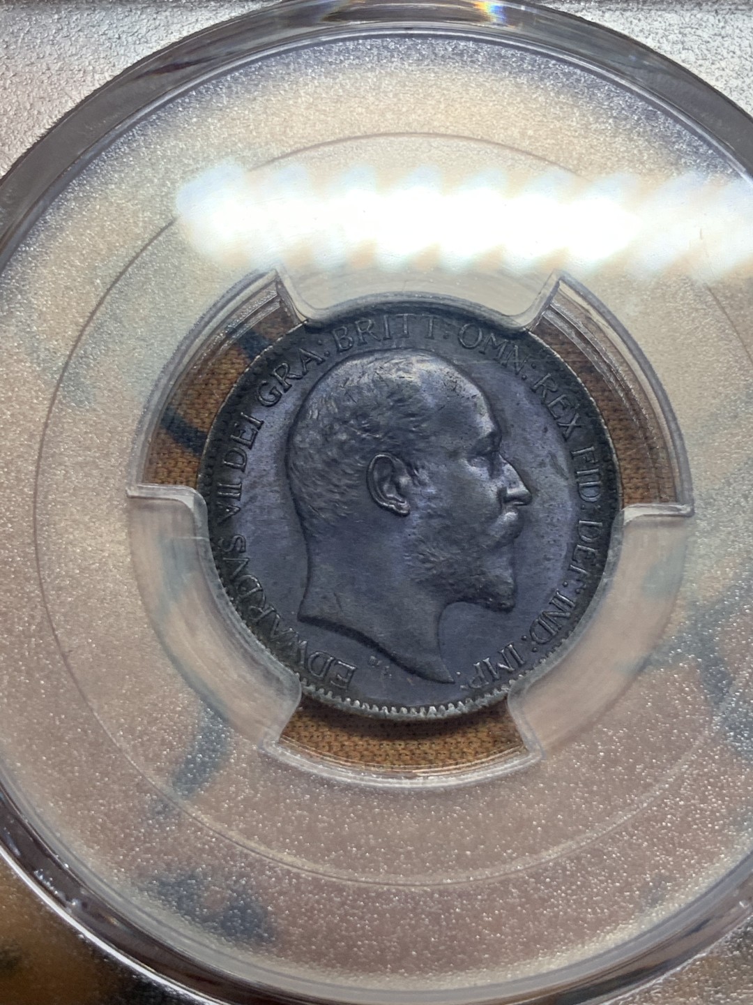 《竞宝斋》第83场-本周日，周一2场连拍（全场不限金额包邮） PCGS-MS64 英国 1909年 爱七 1/4便士 少见发黑处理 更高分就三枚65 2019年45分成交记录1900（见图）