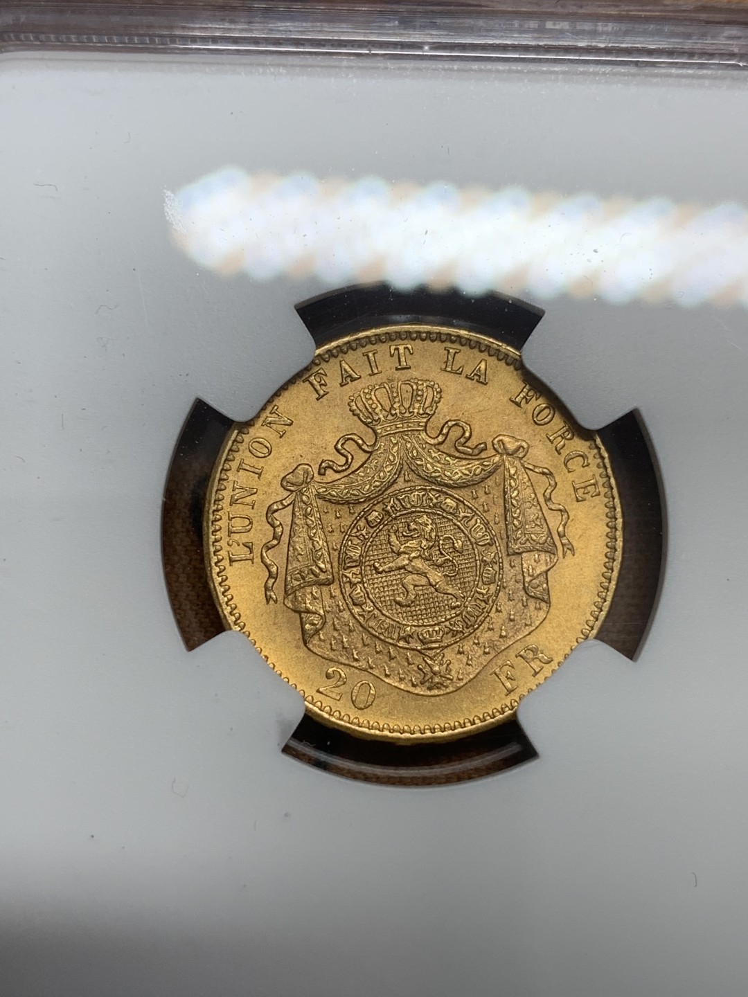 《竞宝斋》第83场-本周日，周一2场连拍（全场不限金额包邮） NGC-MS64 比利时1875年 利奥波德二世 20法郎金币 大银币见多了这样的金币就非常少见了 