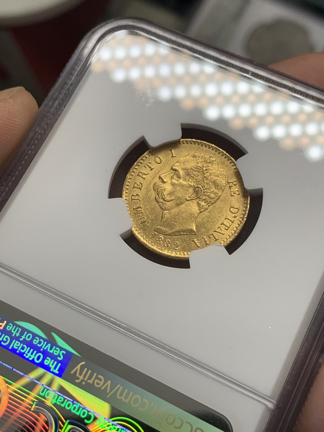 《竞宝斋》第83场-本周日，周一2场连拍（全场不限金额包邮） 错版 NGC-MS62 意大利1882年 翁贝托20里拉 金币 多肉