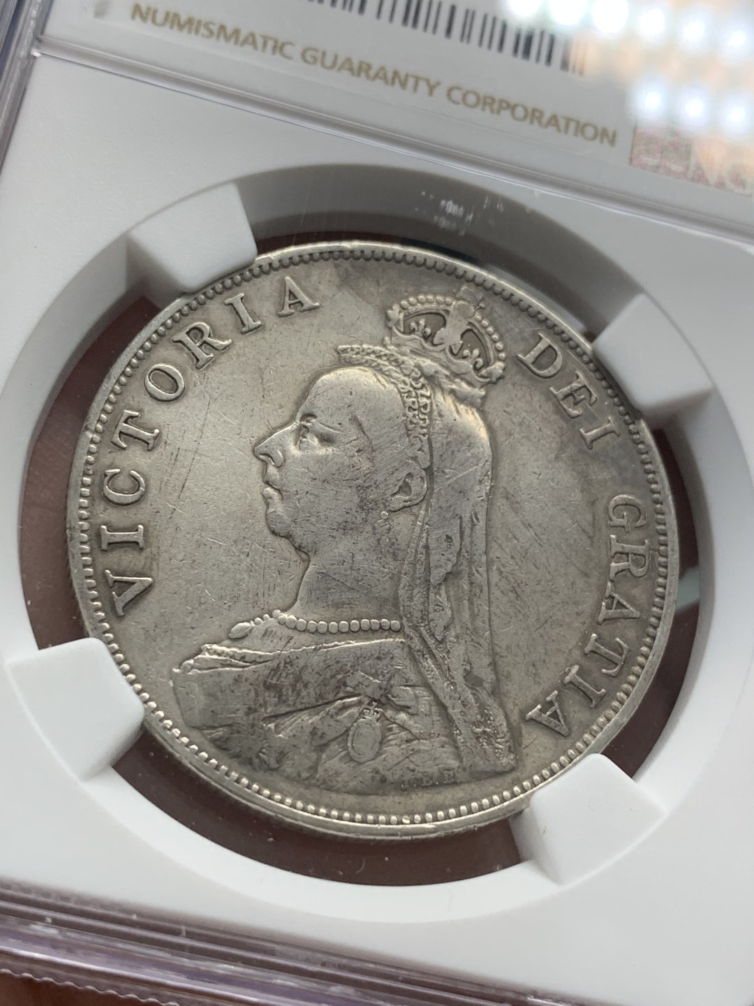 《竞宝斋》第83场-本周日，周一2场连拍（全场不限金额包邮） NGC-VFD 英国维多利亚 1887年 4先令 双福林 银币 