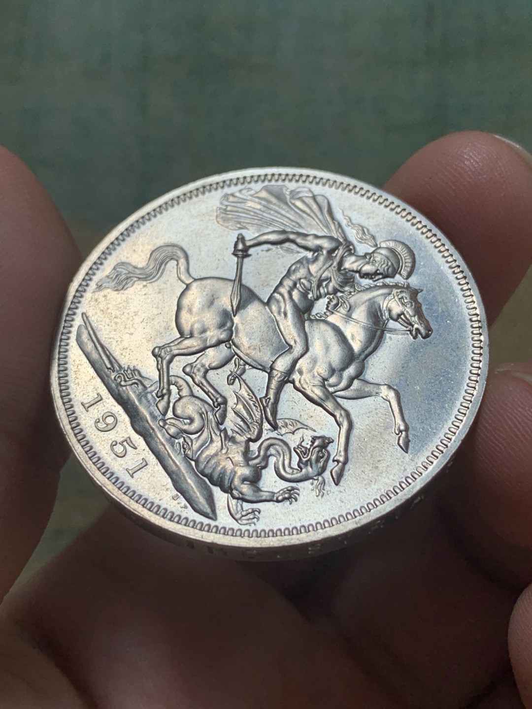 《竞宝斋》第83场-本周日，周一2场连拍（全场不限金额包邮） BU 英国 1951年 乔治六世马剑精制克朗 红盒带证书 原光