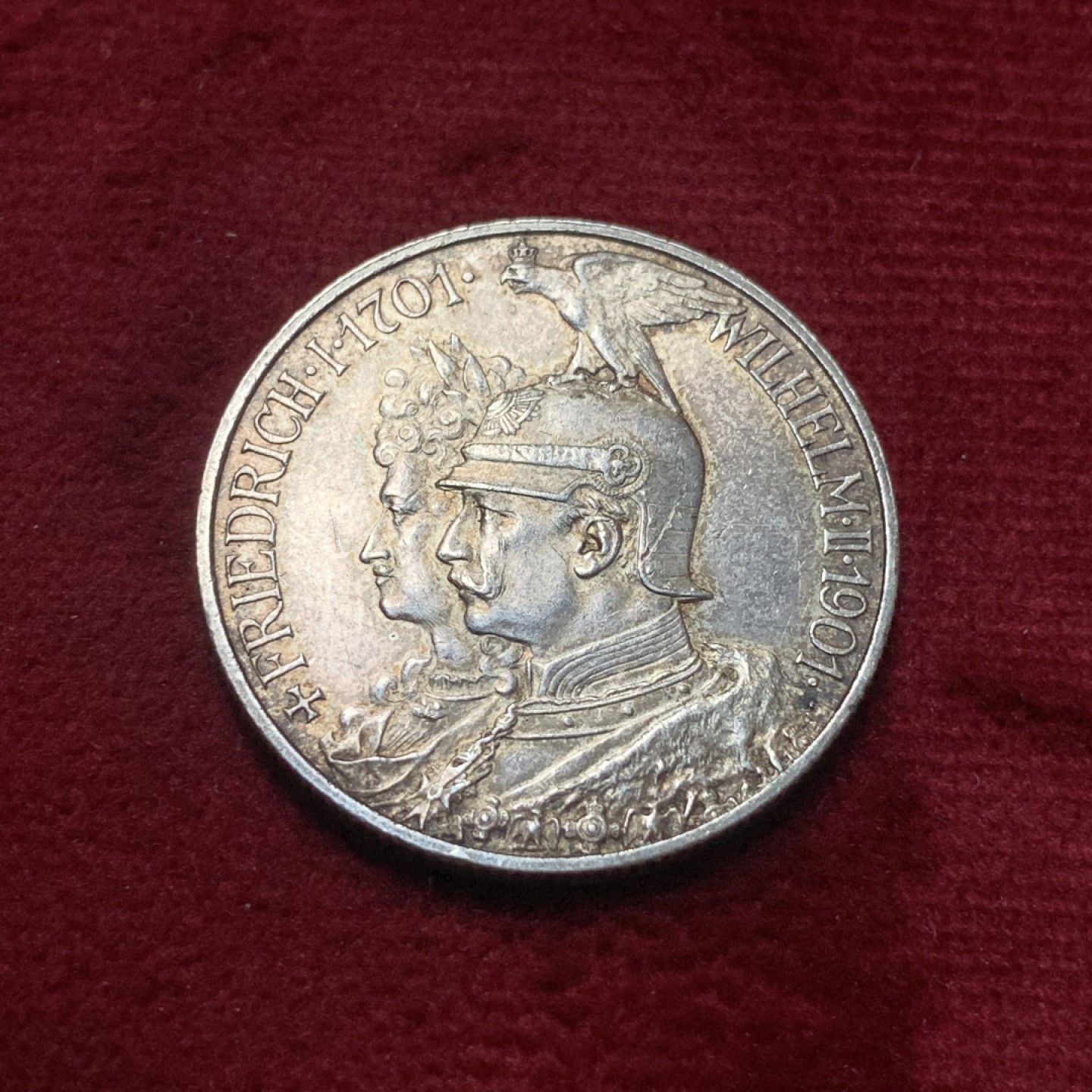 《竞宝斋》第83场-本周日，周一2场连拍（全场不限金额包邮） 德国普鲁士 1901年 200周年纪念2马克 银币 酱彩包浆 带光 可以送评